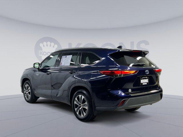 used 2020 Toyota Highlander Hybrid car, priced at $30,000