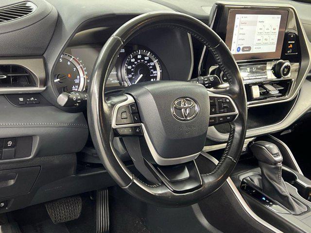 used 2023 Toyota Highlander car, priced at $30,997