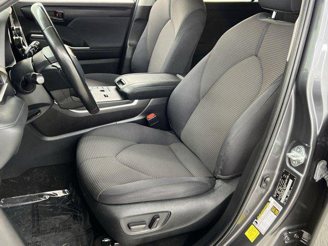 used 2023 Toyota Highlander car, priced at $30,997