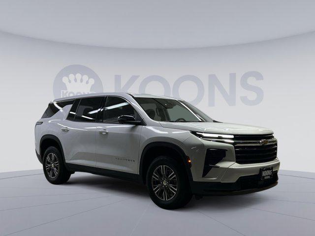 used 2024 Chevrolet Traverse car, priced at $34,000