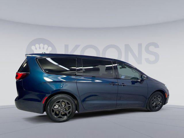 used 2022 Chrysler Pacifica Hybrid car, priced at $27,800