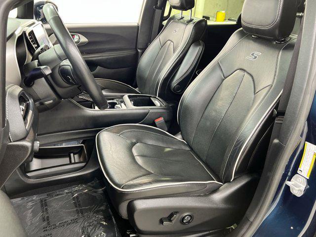 used 2022 Chrysler Pacifica Hybrid car, priced at $27,800