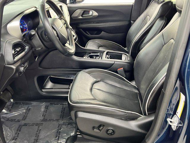 used 2022 Chrysler Pacifica Hybrid car, priced at $27,800