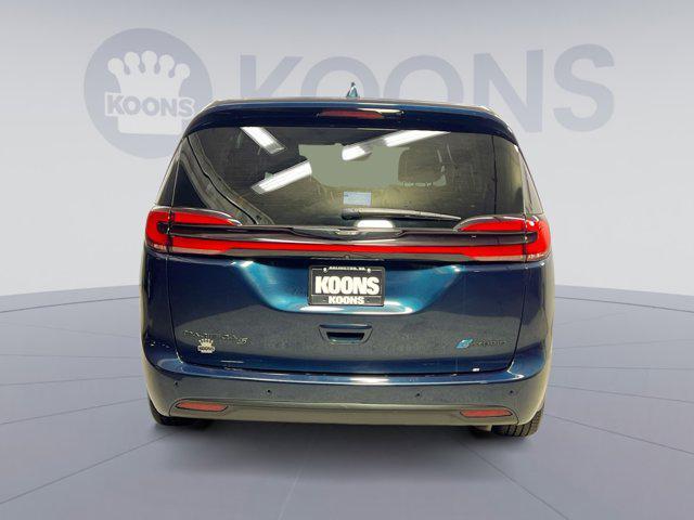 used 2022 Chrysler Pacifica Hybrid car, priced at $27,800
