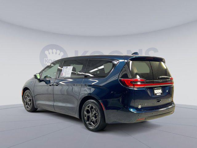 used 2022 Chrysler Pacifica Hybrid car, priced at $27,800