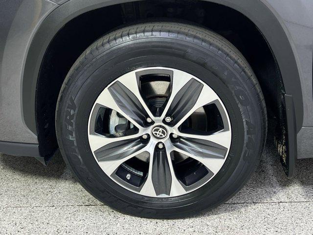 used 2021 Toyota Highlander Hybrid car, priced at $32,500