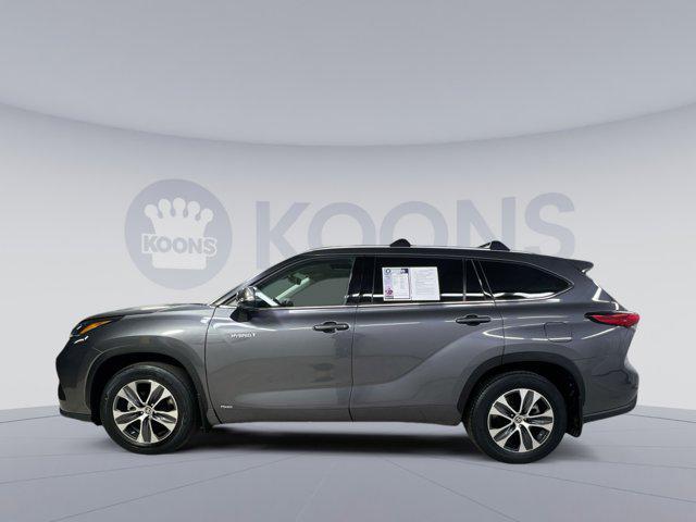 used 2021 Toyota Highlander Hybrid car, priced at $32,500