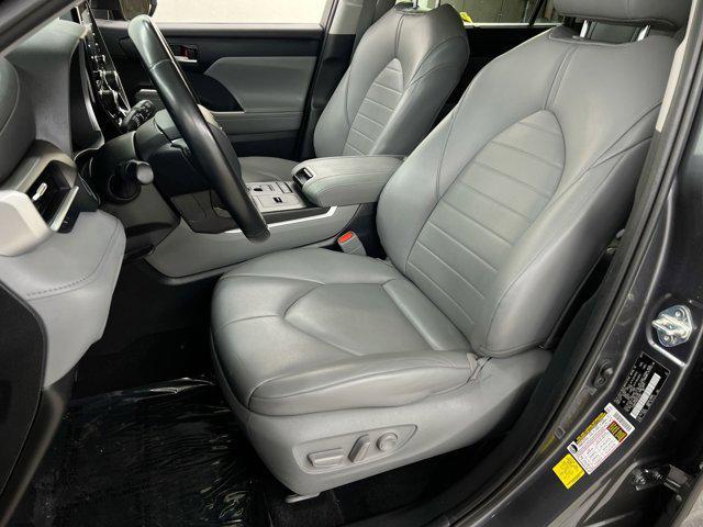 used 2021 Toyota Highlander Hybrid car, priced at $32,500