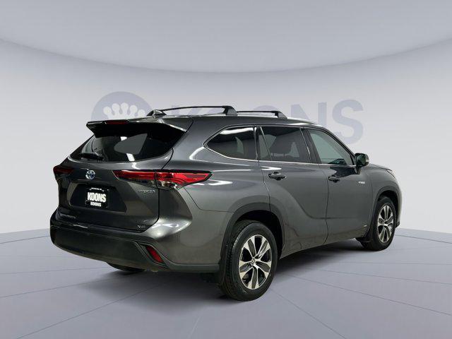 used 2021 Toyota Highlander Hybrid car, priced at $32,500