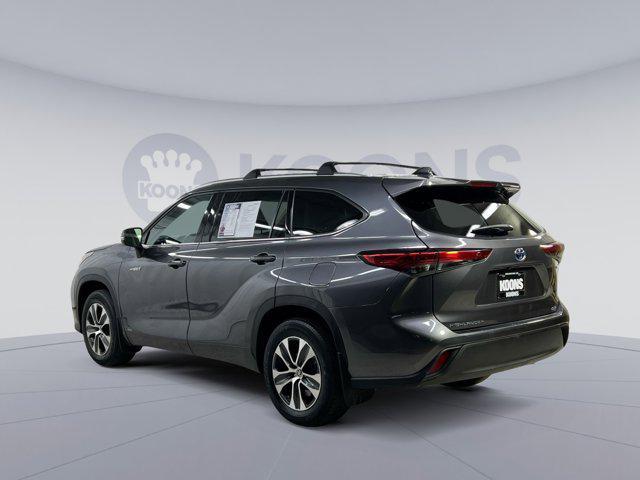 used 2021 Toyota Highlander Hybrid car, priced at $32,500