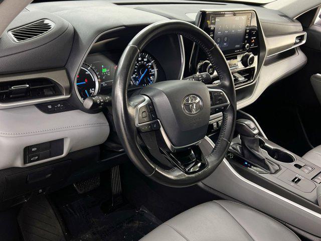used 2021 Toyota Highlander Hybrid car, priced at $32,500