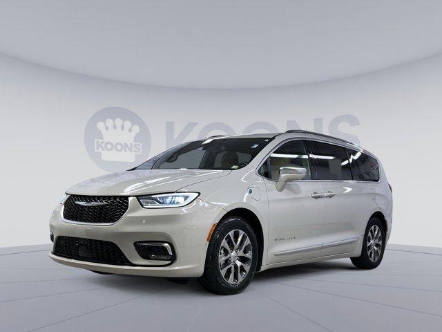 used 2021 Chrysler Pacifica Hybrid car, priced at $35,800