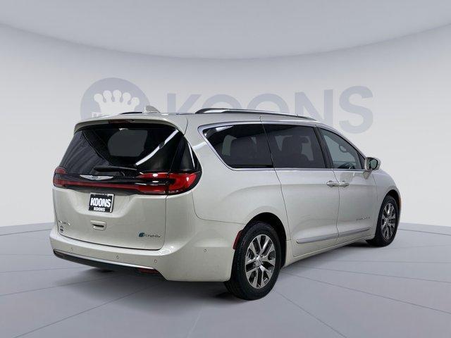 used 2021 Chrysler Pacifica Hybrid car, priced at $34,000