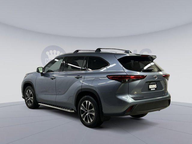 used 2022 Toyota Highlander car, priced at $39,500