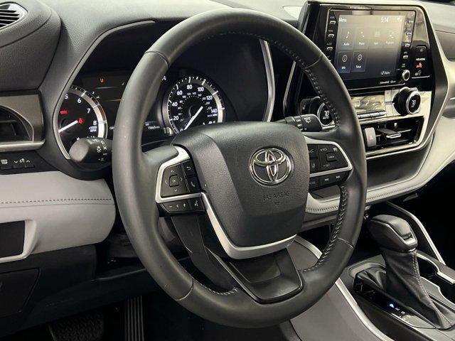 used 2022 Toyota Highlander car, priced at $39,500