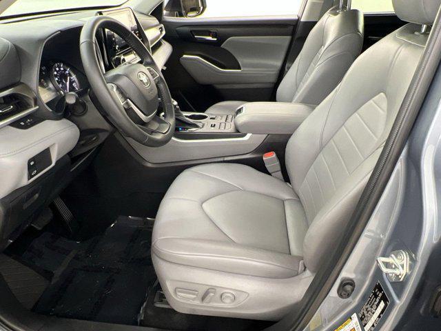 used 2022 Toyota Highlander car, priced at $39,500