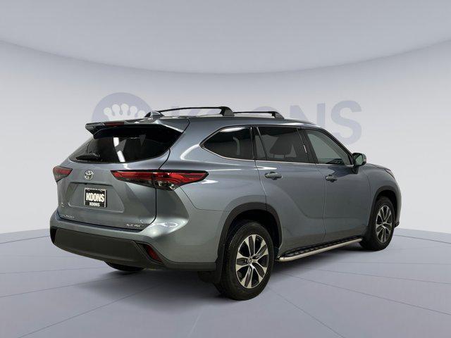 used 2022 Toyota Highlander car, priced at $39,500