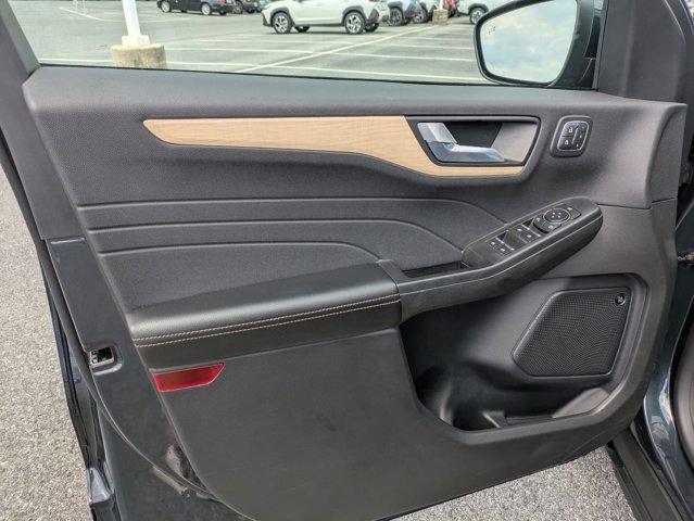 used 2022 Ford Escape car, priced at $26,772