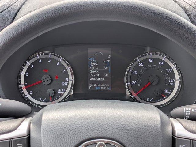 used 2022 Toyota Highlander car, priced at $26,995
