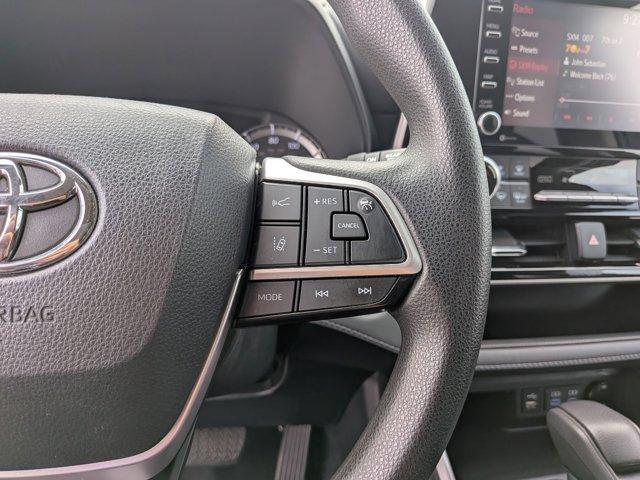 used 2022 Toyota Highlander car, priced at $26,995