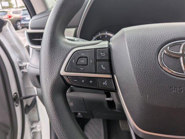 used 2022 Toyota Highlander car, priced at $26,995