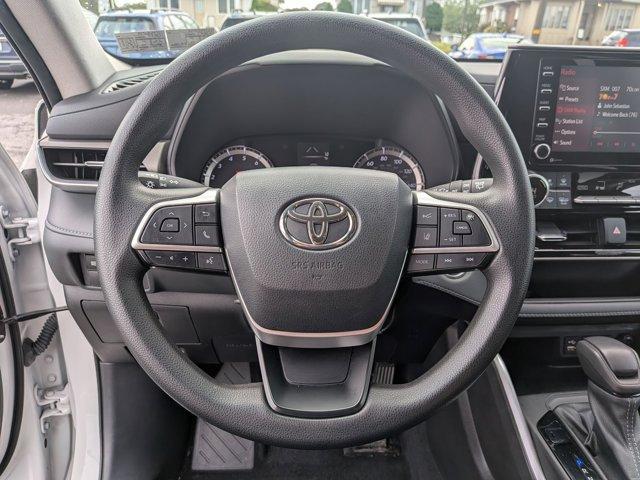 used 2022 Toyota Highlander car, priced at $26,995