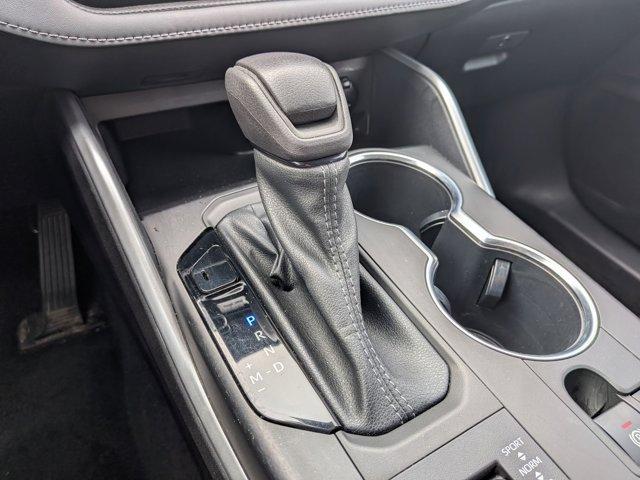 used 2022 Toyota Highlander car, priced at $26,995