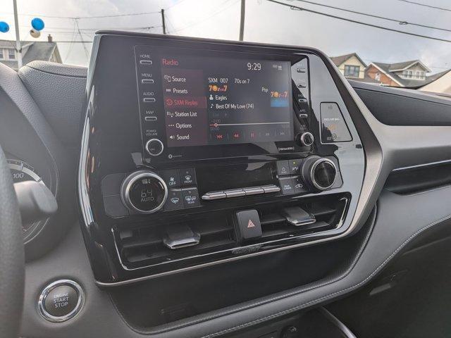 used 2022 Toyota Highlander car, priced at $26,995