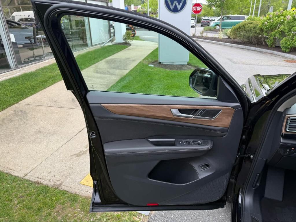 used 2025 Volkswagen Atlas car, priced at $36,995