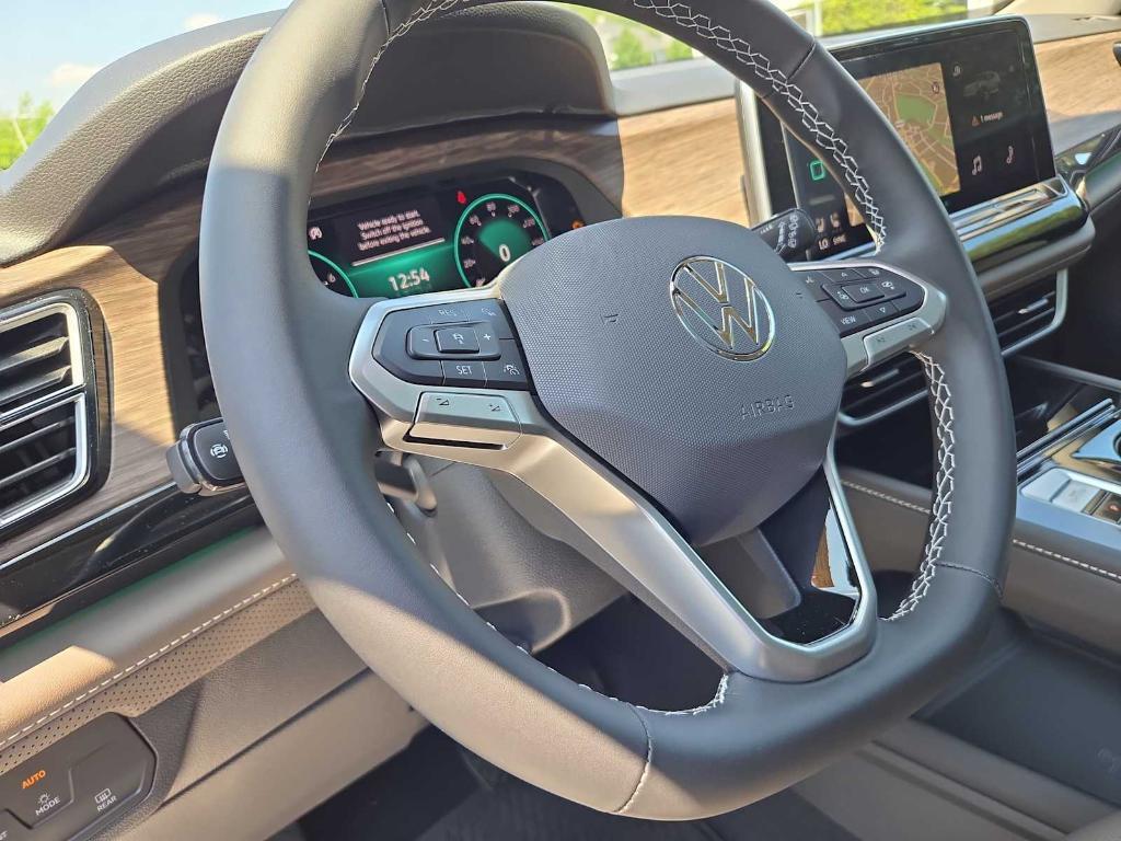 new 2025 Volkswagen Atlas car, priced at $45,384