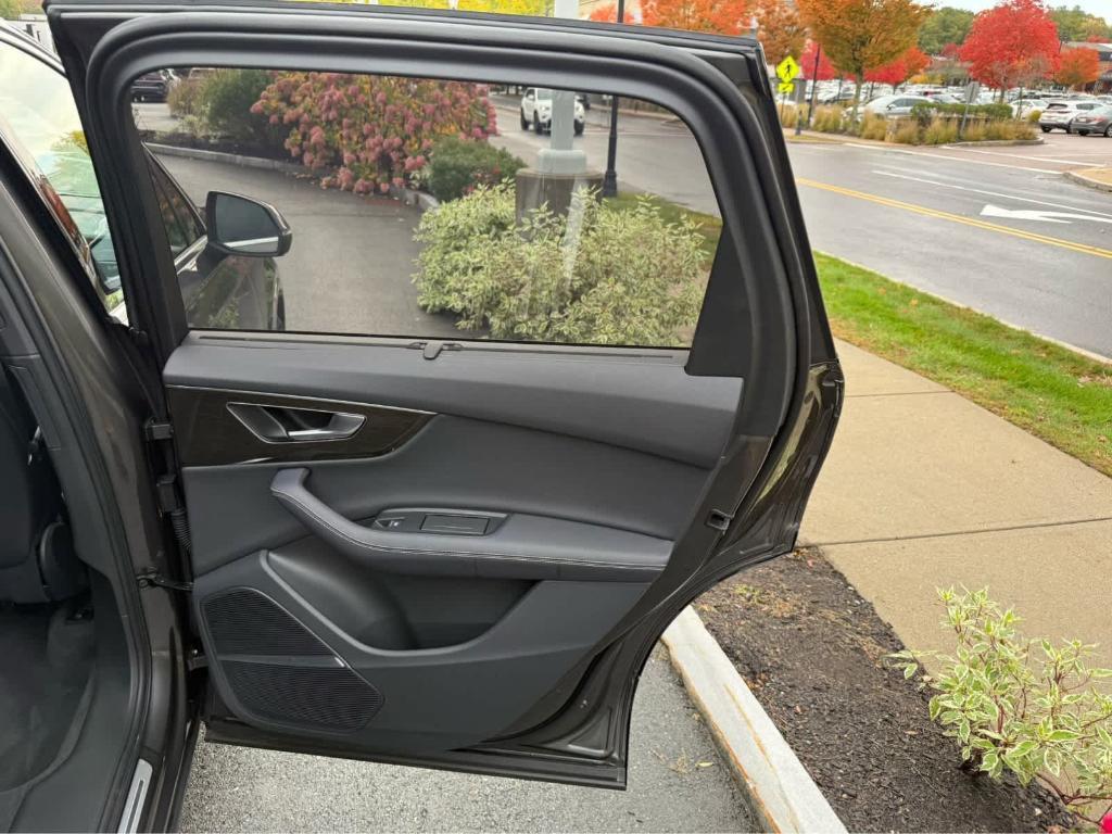 used 2025 Audi Q7 car, priced at $57,995