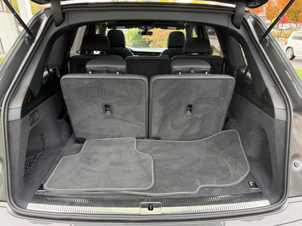 used 2025 Audi Q7 car, priced at $57,995