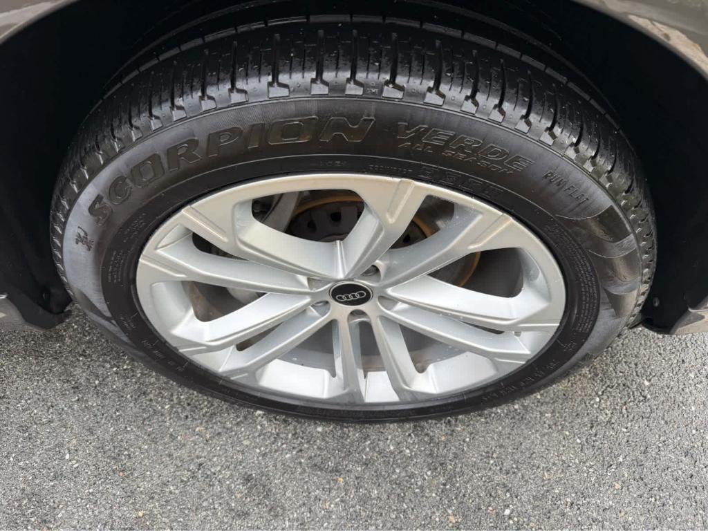 used 2025 Audi Q7 car, priced at $57,995