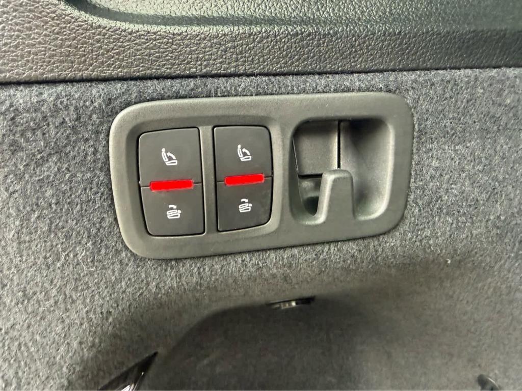 used 2025 Audi Q7 car, priced at $57,995