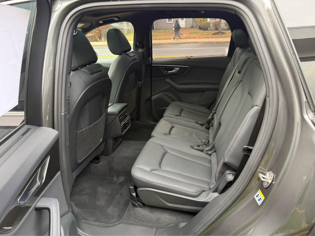 used 2025 Audi Q7 car, priced at $57,995