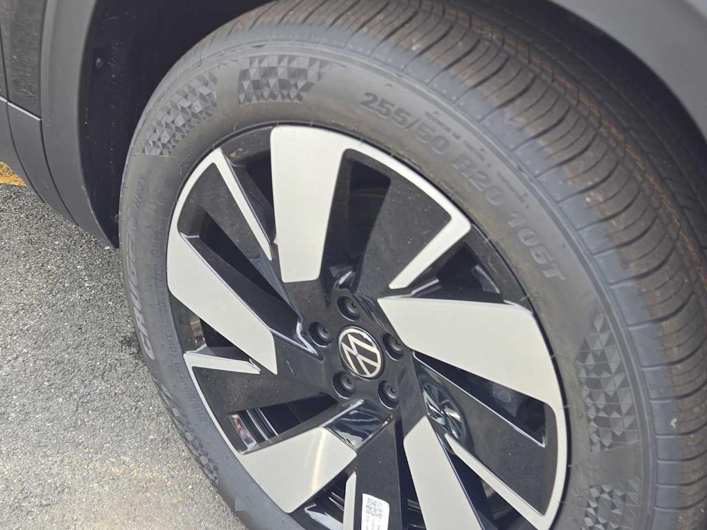new 2025 Volkswagen Atlas Cross Sport car, priced at $50,406