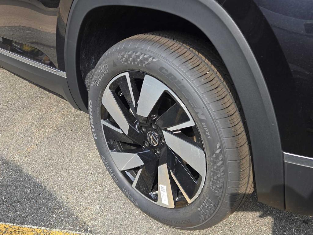 new 2025 Volkswagen Atlas Cross Sport car, priced at $50,406