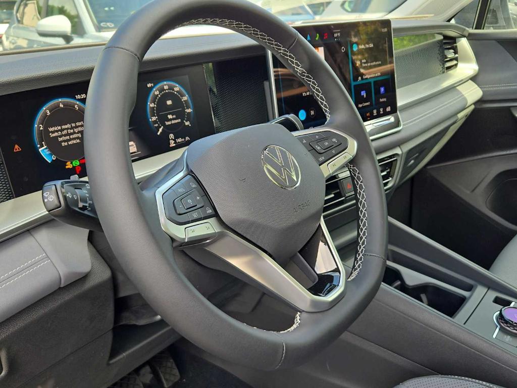 new 2025 Volkswagen Tiguan car, priced at $35,043