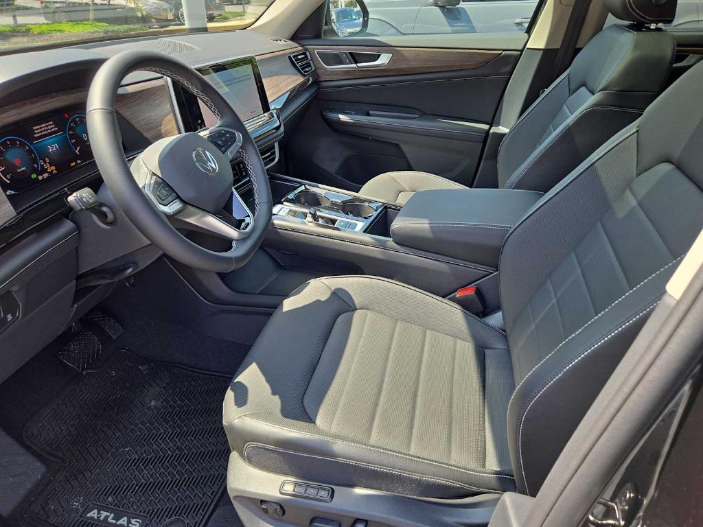 new 2025 Volkswagen Atlas car, priced at $46,307