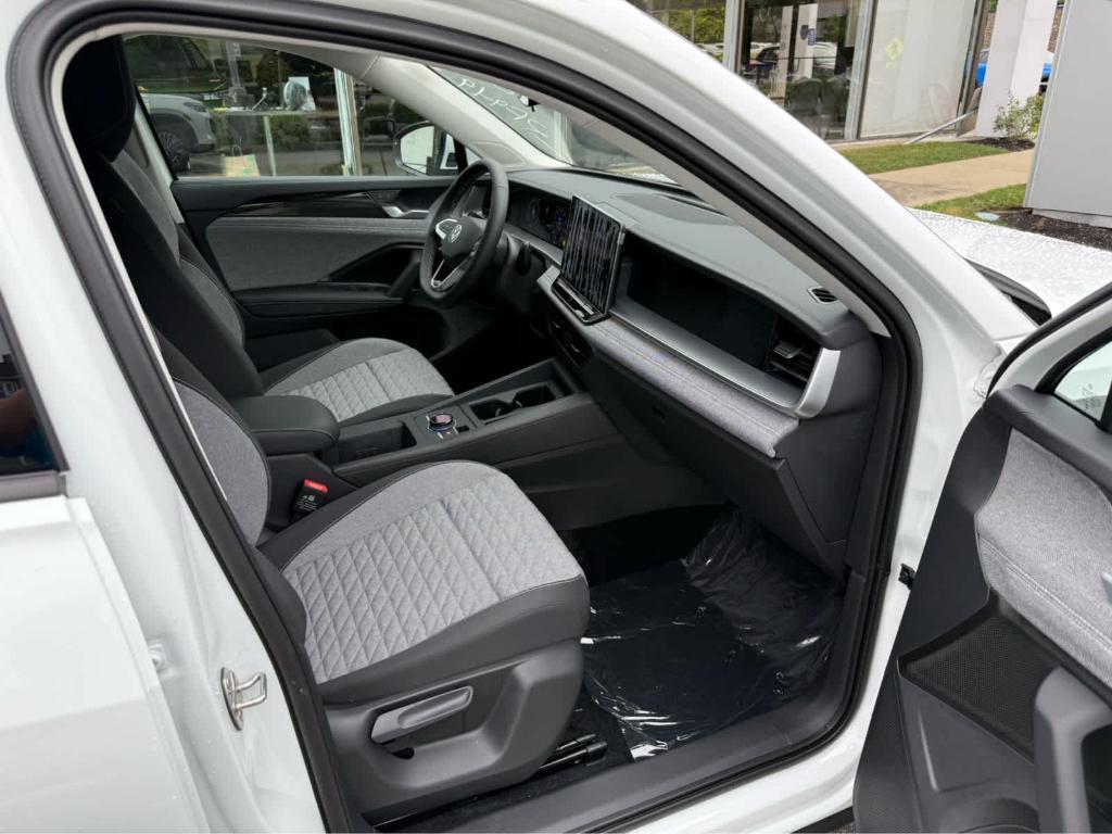 new 2025 Volkswagen Tiguan car, priced at $31,317