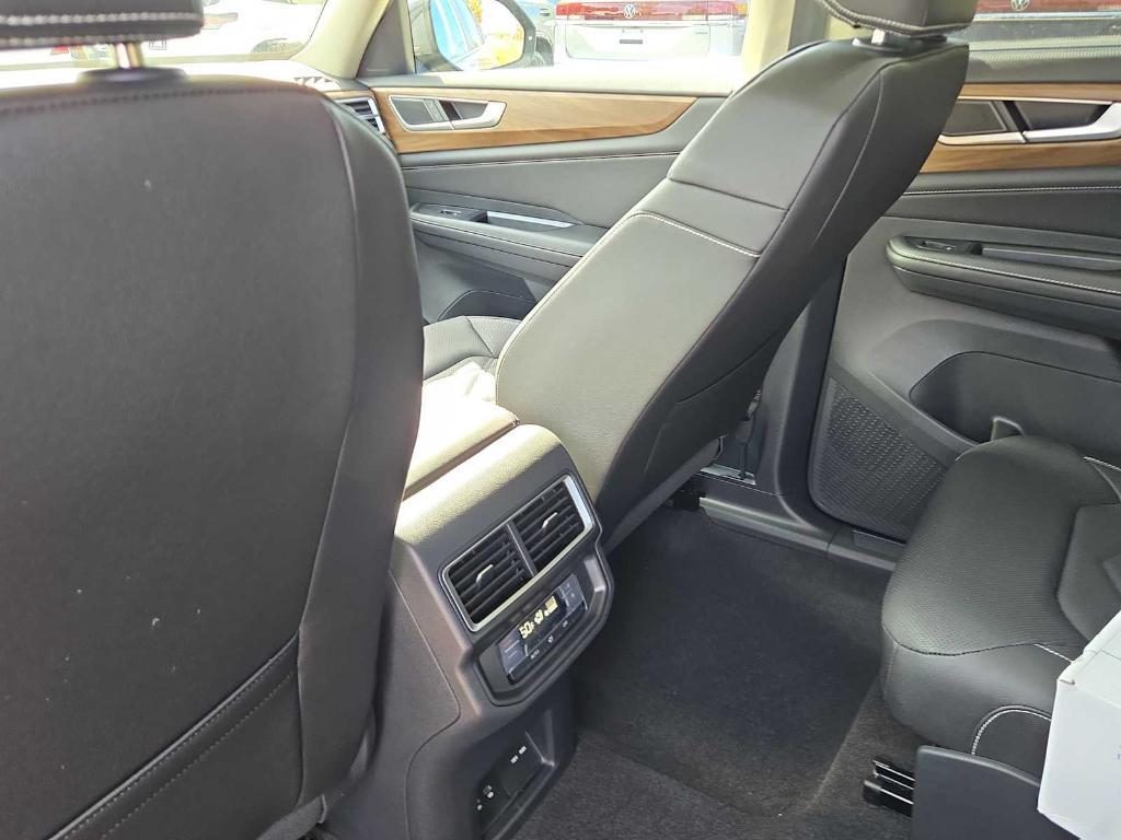 new 2026 Volkswagen Atlas car, priced at $48,553