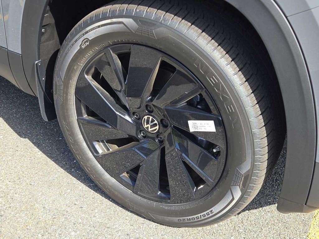 new 2026 Volkswagen Atlas car, priced at $48,553