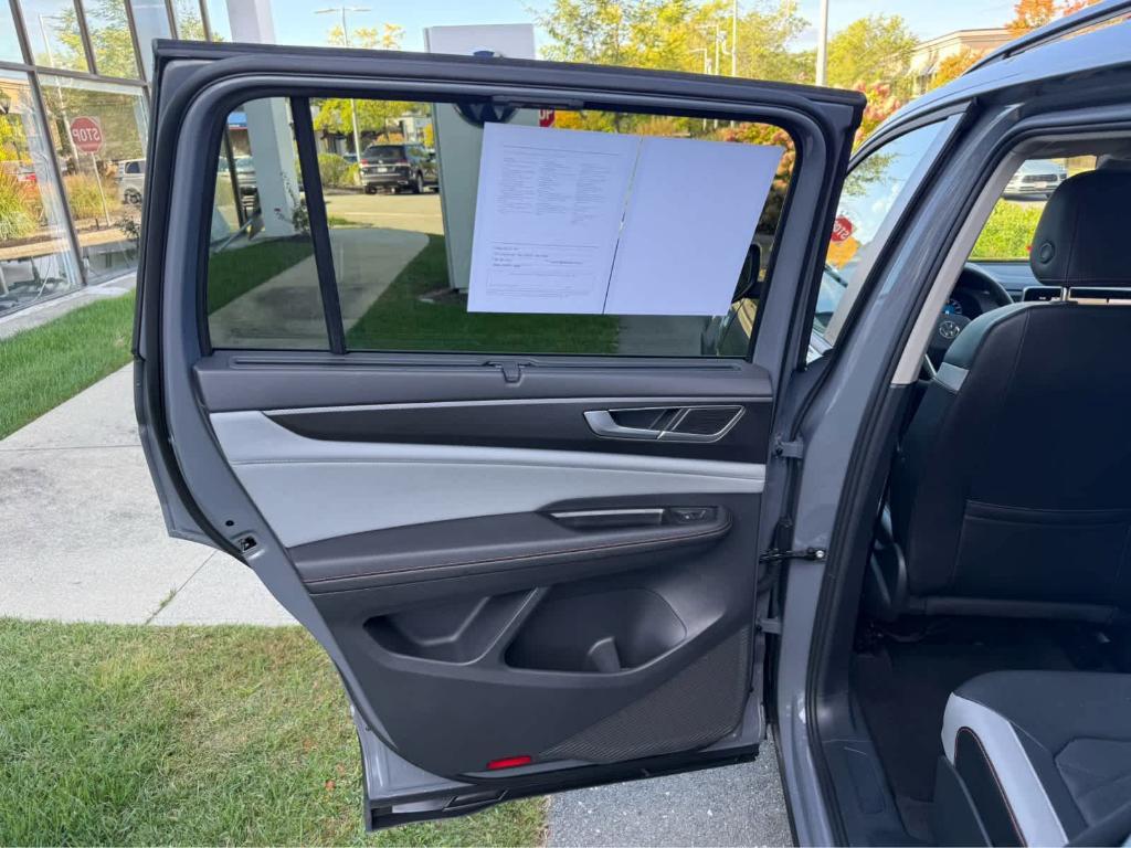 used 2024 Volkswagen Atlas car, priced at $40,795