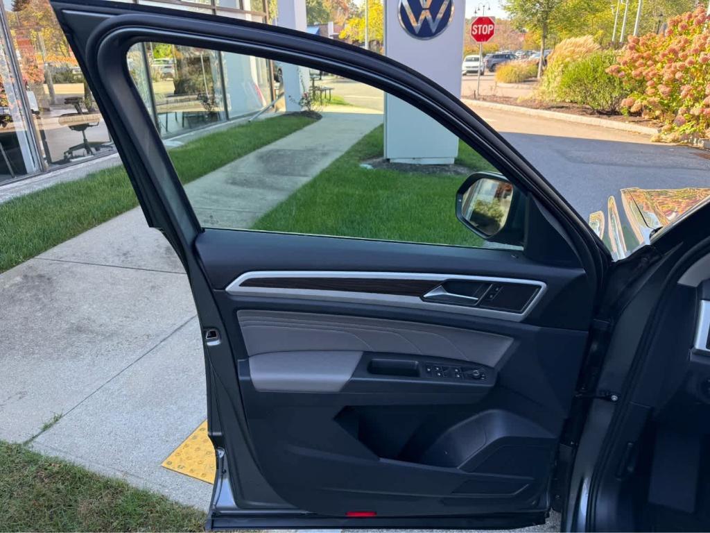 used 2022 Volkswagen Atlas car, priced at $27,995