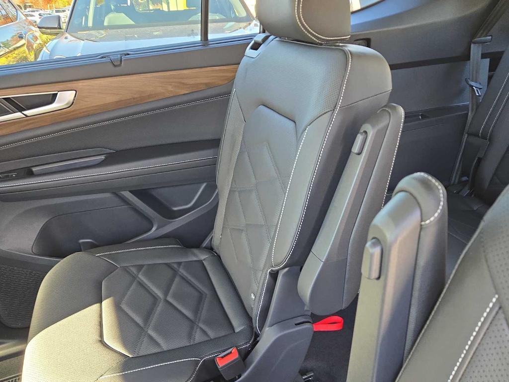 new 2026 Volkswagen Atlas car, priced at $46,088