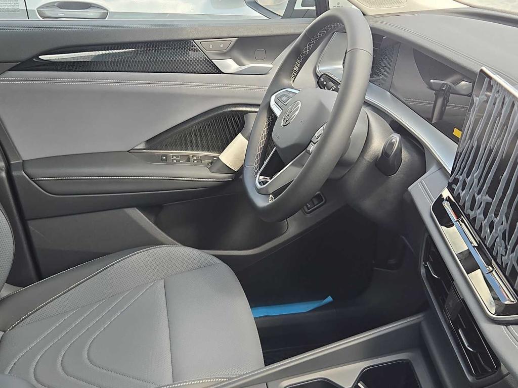 new 2025 Volkswagen Tiguan car, priced at $34,084