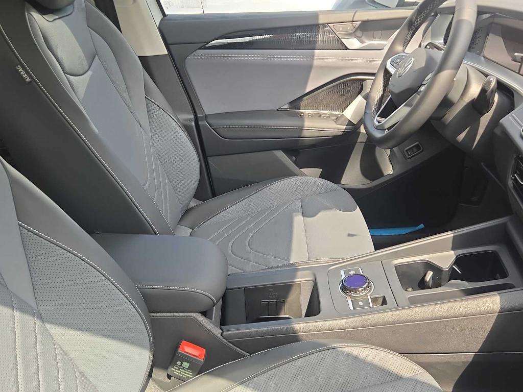 new 2025 Volkswagen Tiguan car, priced at $34,084