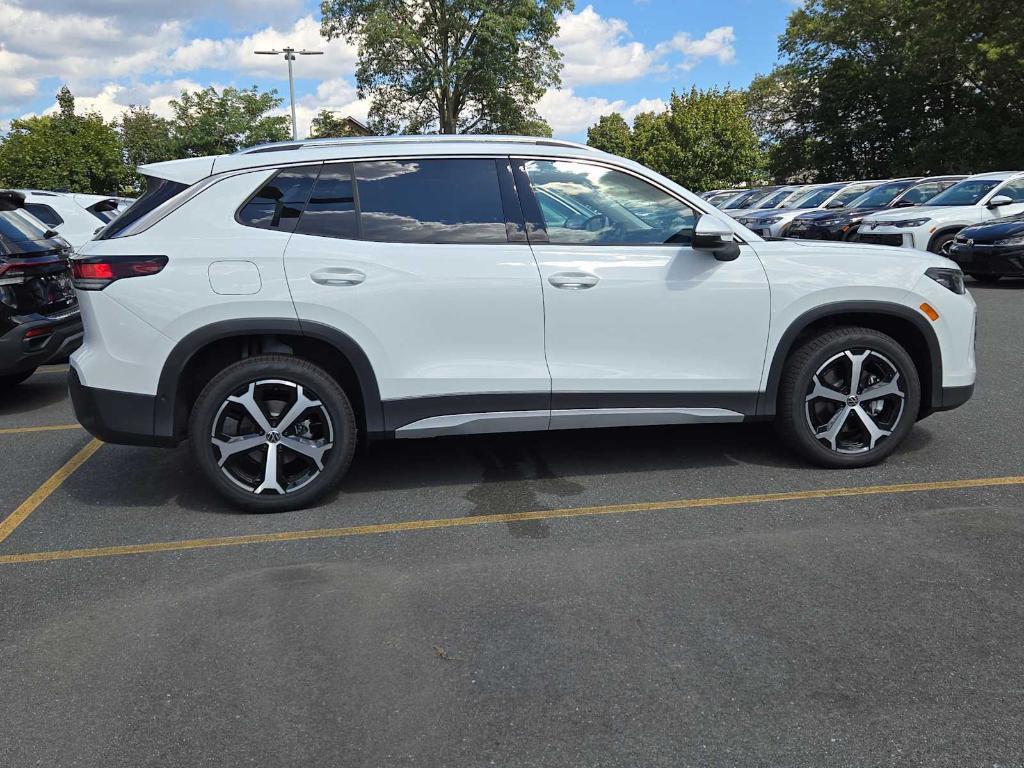 new 2025 Volkswagen Tiguan car, priced at $34,084