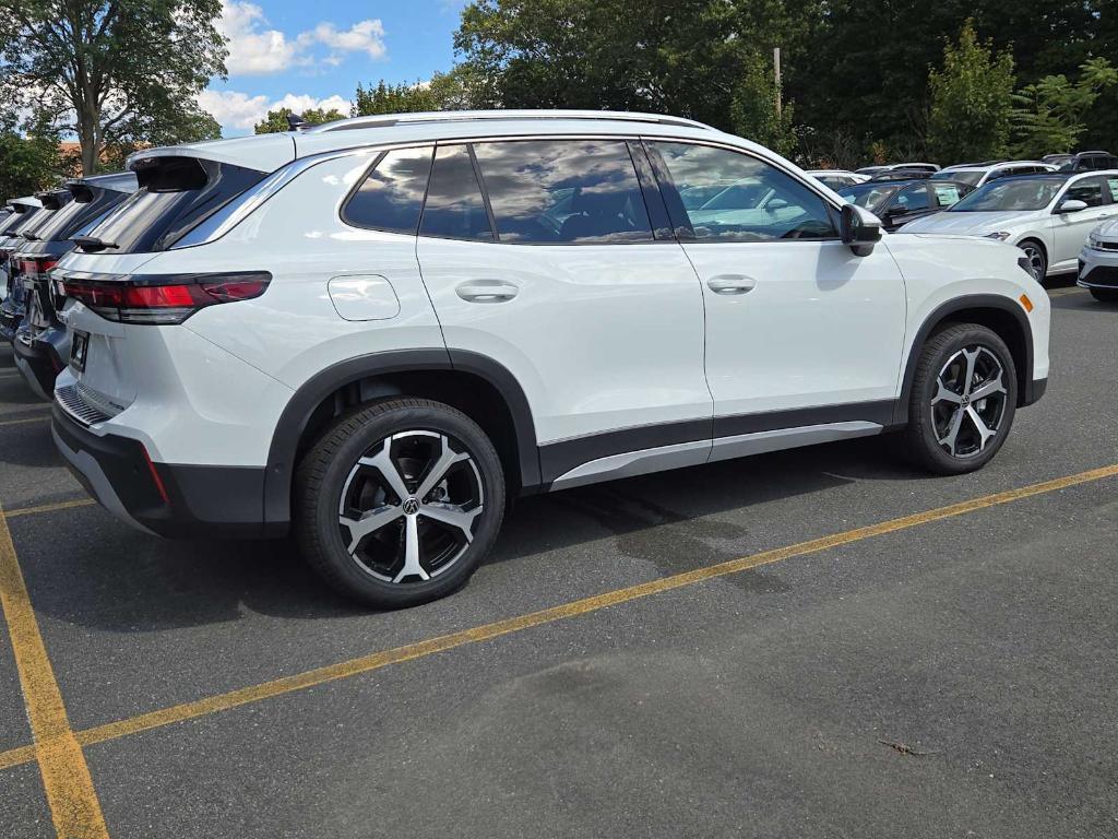 new 2025 Volkswagen Tiguan car, priced at $34,084
