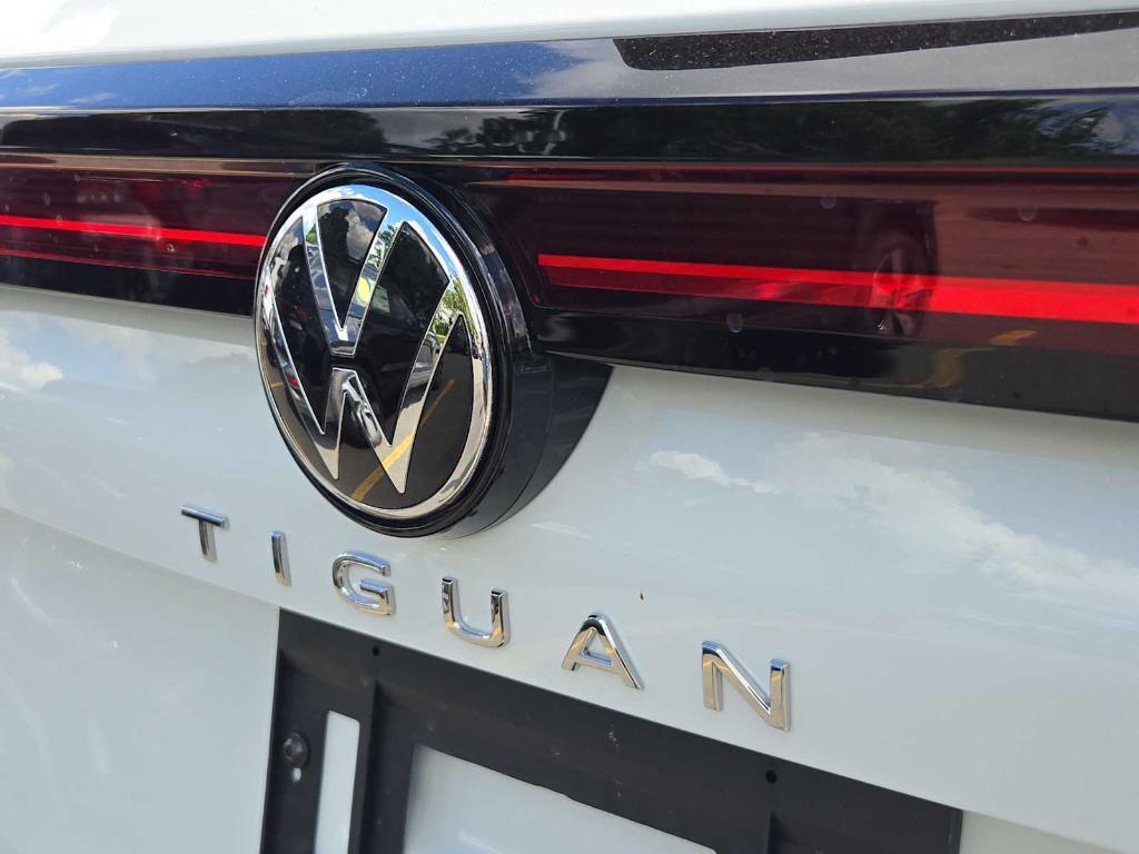 new 2025 Volkswagen Tiguan car, priced at $34,084